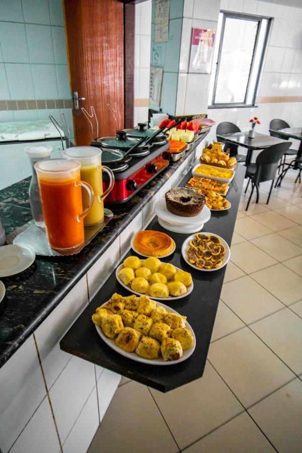 Hotel Piramide Pituba - Av Paulo VI Салвадор Екстериор снимка