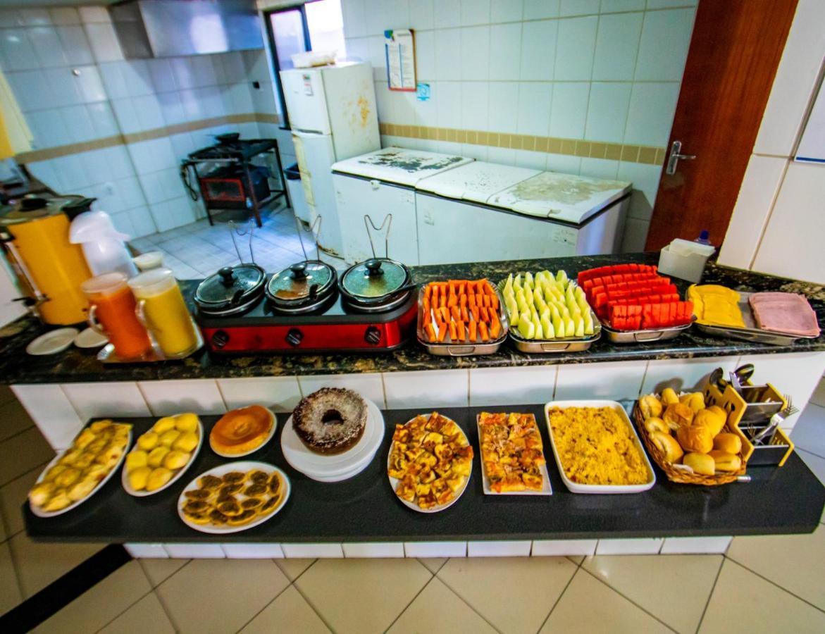 Hotel Piramide Pituba - Av Paulo VI Салвадор Екстериор снимка