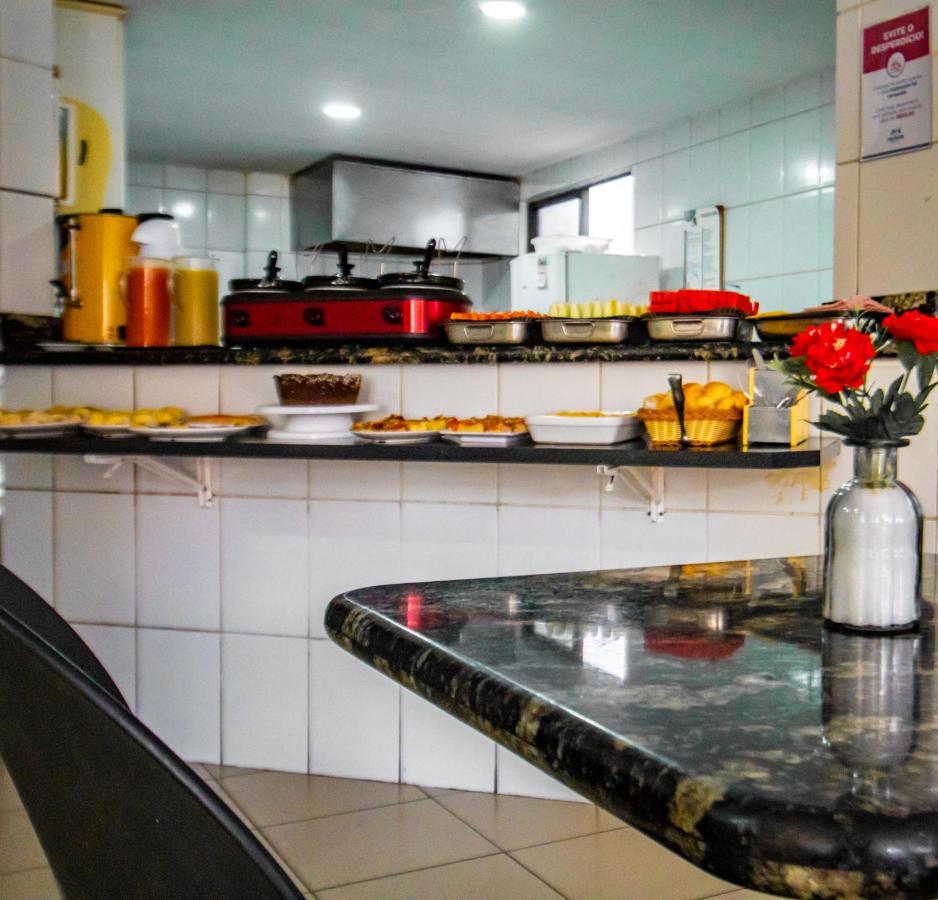 Hotel Piramide Pituba - Av Paulo VI Салвадор Екстериор снимка