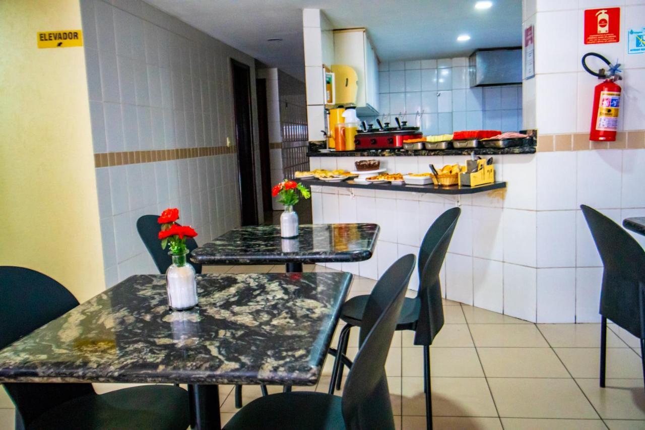 Hotel Piramide Pituba - Av Paulo VI Салвадор Екстериор снимка